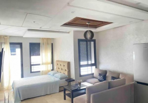 Studio, Clim, Wifi, Parking privé gratuit